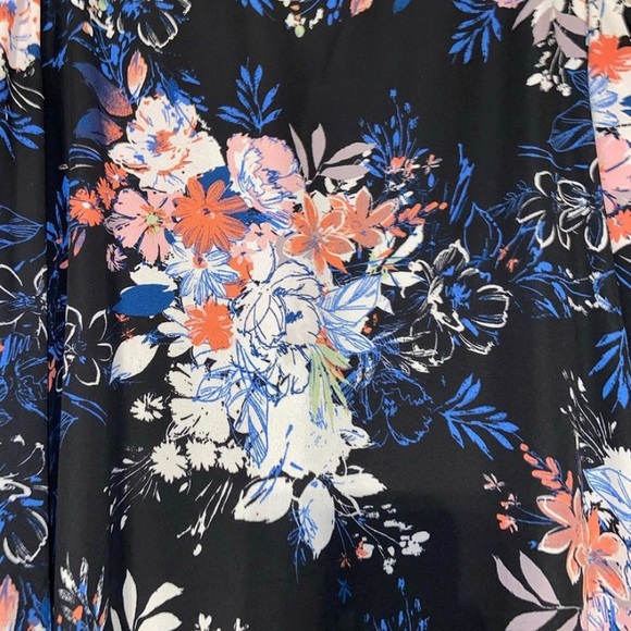 floral designed dress, cold shoulder - Picture 2 of 4